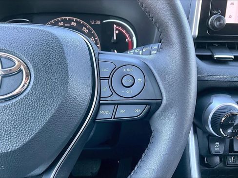 Used 2023 Toyota RAV4 XLE Premium image 25