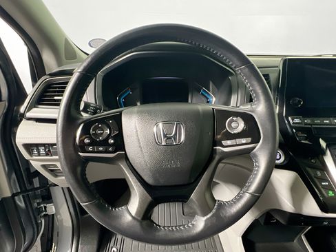 Used 2023 Honda Odyssey Touring image 17