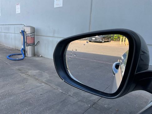 Used 2025 Chevrolet Trax LT image 18