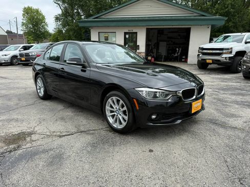 Used 2018 BMW 320i xDrive Sedan AWD/4WD image 6