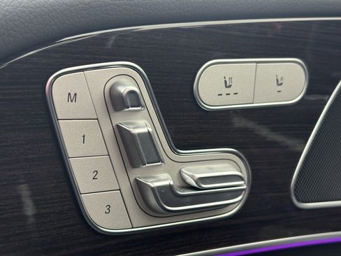 Used 2025 Mercedes-Benz GLE 450e 4MATIC image 32