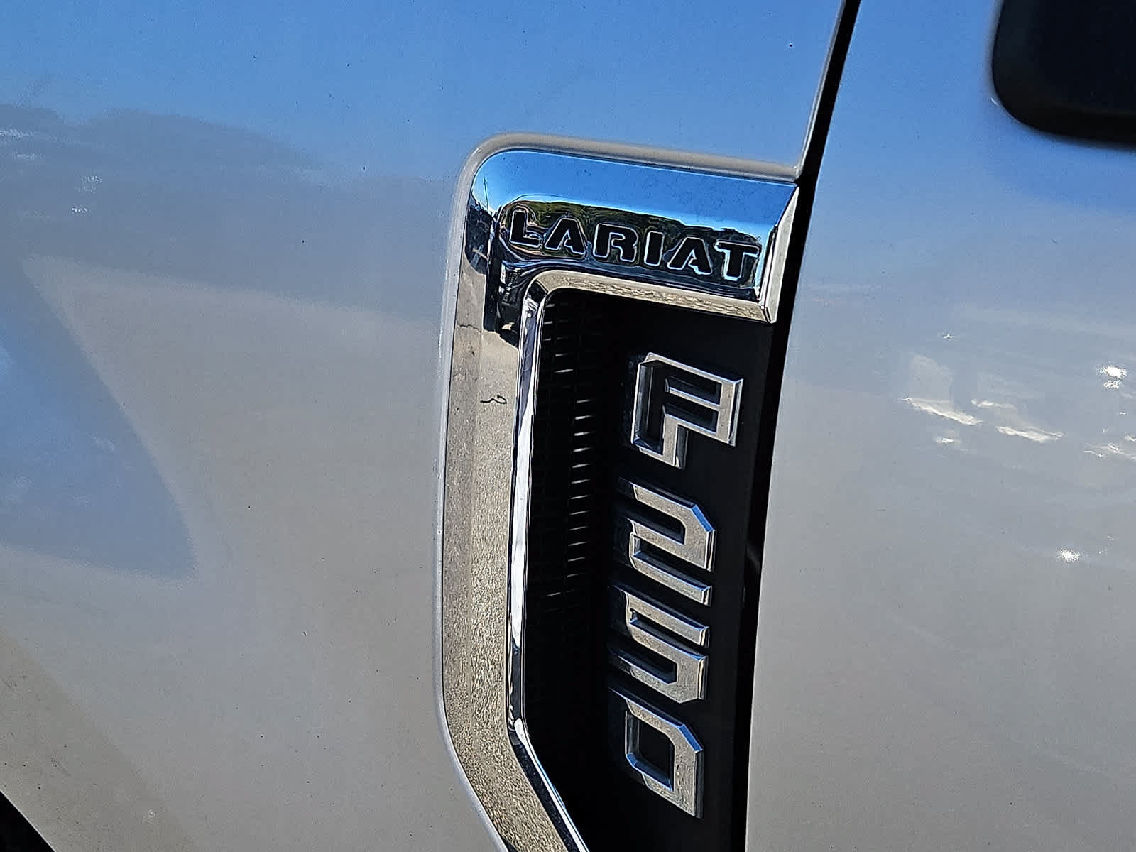 Used 2019 Ford F250 Lariat w/ Lariat Ultimate Package AWD/4WD image 5
