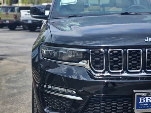 Used 2023 Jeep Grand Cherokee 4WD 4xe w/ Luxury Tech Group II image 2