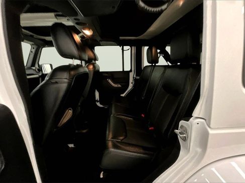 Used 2017 Jeep Wrangler Unlimited Sahara image 22