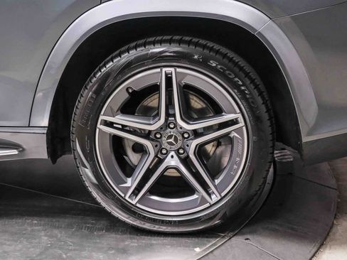 Certified 2022 Mercedes-Benz GLS 450 4MATIC image 9