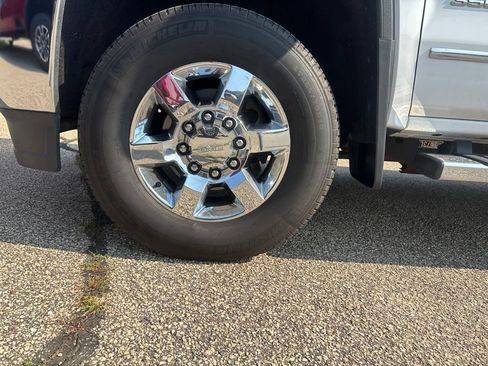 Used 2018 GMC Sierra 3500 SLT w/ Duramax Plus Package AWD/4WD image 24