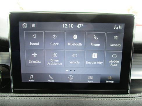 Used 2022 Lincoln Corsair Standard w/ Premium Package image 26