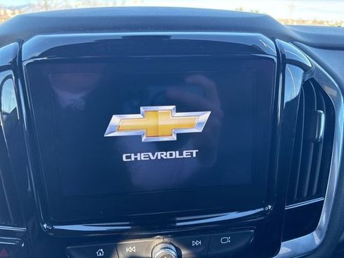 Used 2023 Chevrolet Traverse RS image 16