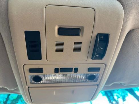 Used 2009 Land Rover Range Rover HSE image 18