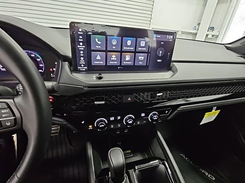 Used 2025 Honda Accord Sport image 13