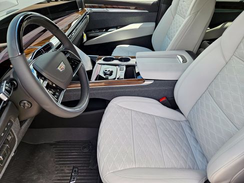 New 2026 Cadillac Escalade Platinum Sport w/ LPO, ONYX Package AWD/4WD image 9