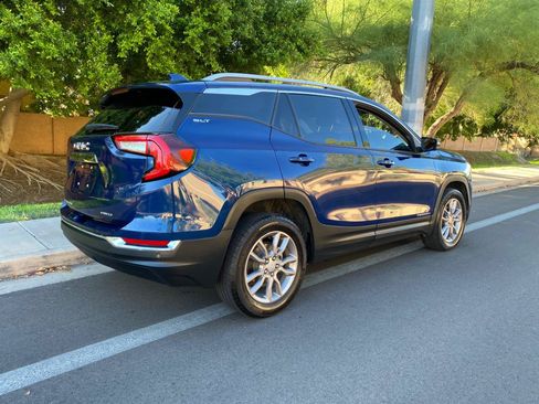 Used 2022 GMC Terrain SLT w/ Tech Package AWD/4WD image 7