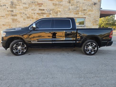 Used 2019 RAM 1500 Limited image 1