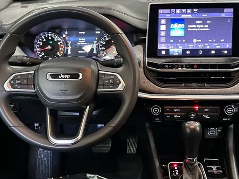 Used 2024 Jeep Compass Latitude AWD/4WD image 14