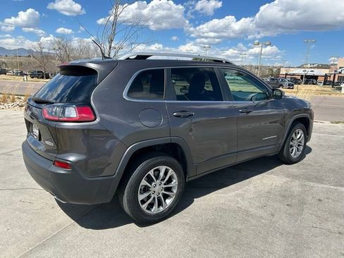 Used 2021 Jeep Cherokee Latitude Lux w/ Comfort/Convenience Group FWD image 8