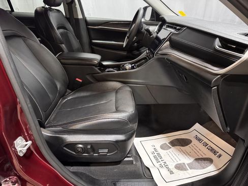 Used 2023 Jeep Grand Cherokee Limited w/ MOPAR Finishing Package image 9