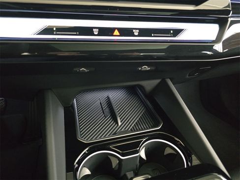 Used 2025 BMW i5 xDrive40 w/ Premium Package image 27