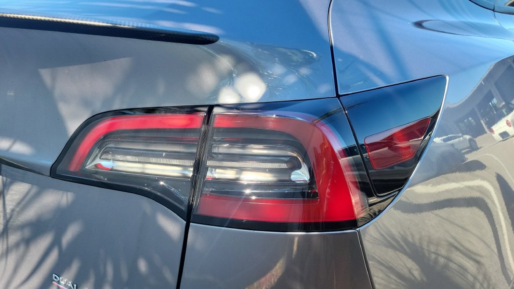Used 2024 Tesla Model Y Performance AWD/4WD image 9