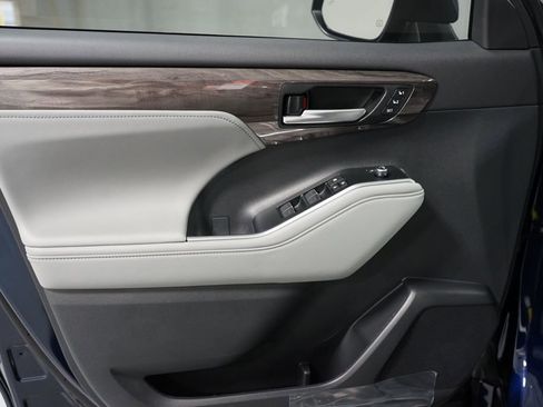 New 2026 Toyota Highlander Limited image 34