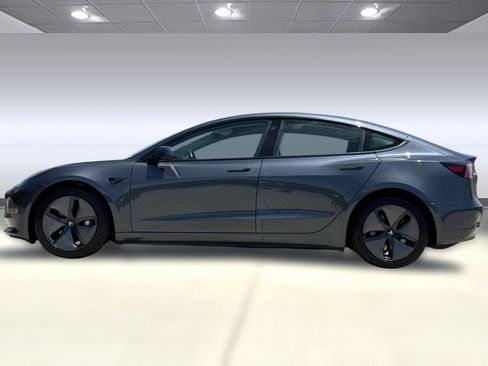 Used 2018 Tesla Model 3 Long Range RWD image 2