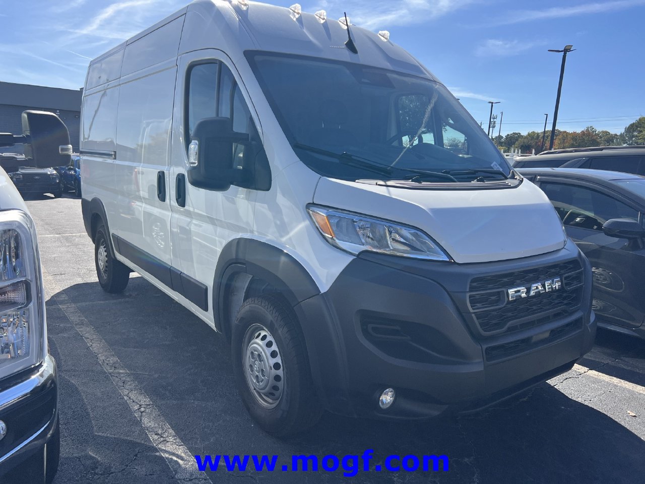 Used 2025 RAM ProMaster 2500 w/ Convenience Group FWD image 4