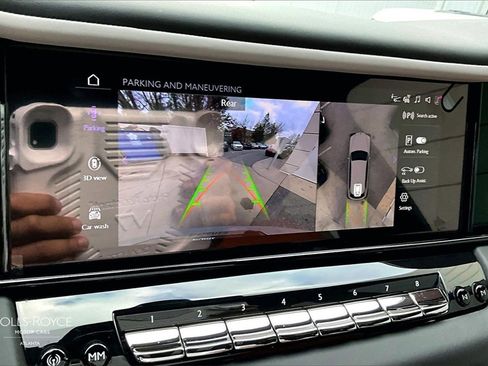 Used 2026 Rolls-Royce Cullinan image 18