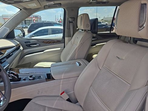 Used 2021 Cadillac Escalade ESV Sport Platinum w/ LPO, ONYX Package AWD/4WD image 5