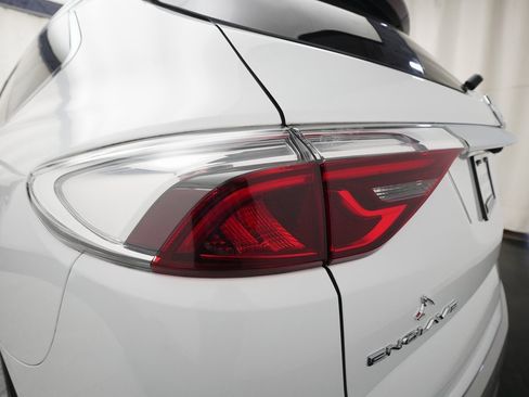 Used 2023 Buick Enclave Essence image 32