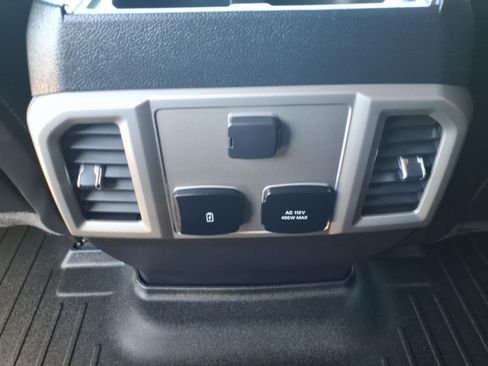 Used 2020 Ford F250 Lariat w/ Lariat Ultimate Package AWD/4WD image 19