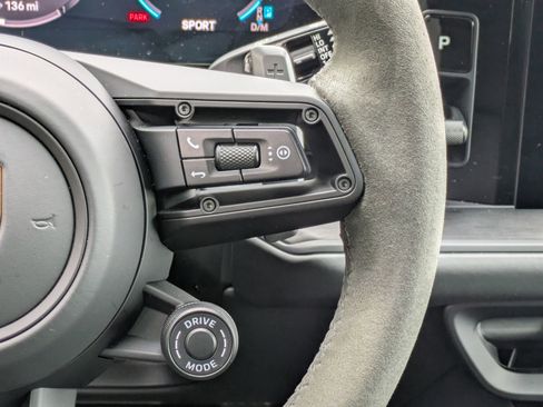 Certified 2025 Porsche Cayenne GTS AWD/4WD image 9