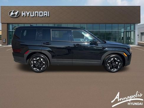 Used 2025 Hyundai Santa Fe SE FWD image 6