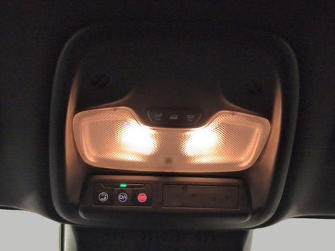 Used 2023 Chevrolet Colorado Trail Boss w/ Technology Package AWD/4WD image 18