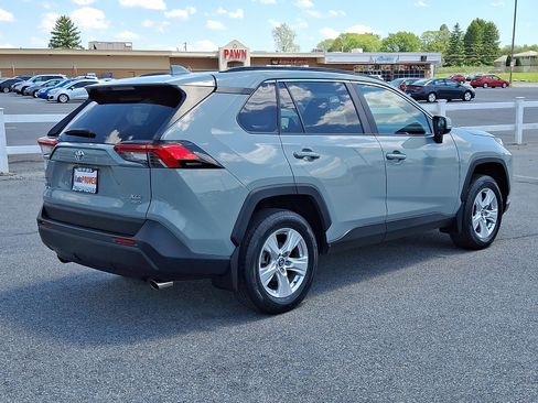 Used 2021 Toyota RAV4 XLE w/ Convenience Package AWD/4WD image 6