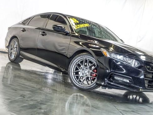 Used 2018 Honda Accord Sport image 5