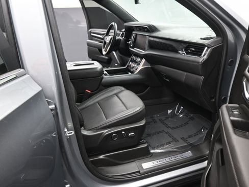 Used 2024 GMC Yukon XL Denali w/ Advanced Technology Package AWD/4WD image 21