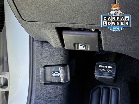 Used 2025 Nissan Altima 2.5 SV FWD image 21