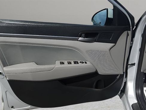 Used 2018 Hyundai Elantra Value Edition FWD image 9