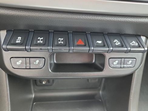 Used 2022 Chevrolet Colorado ZR2 AWD/4WD image 44