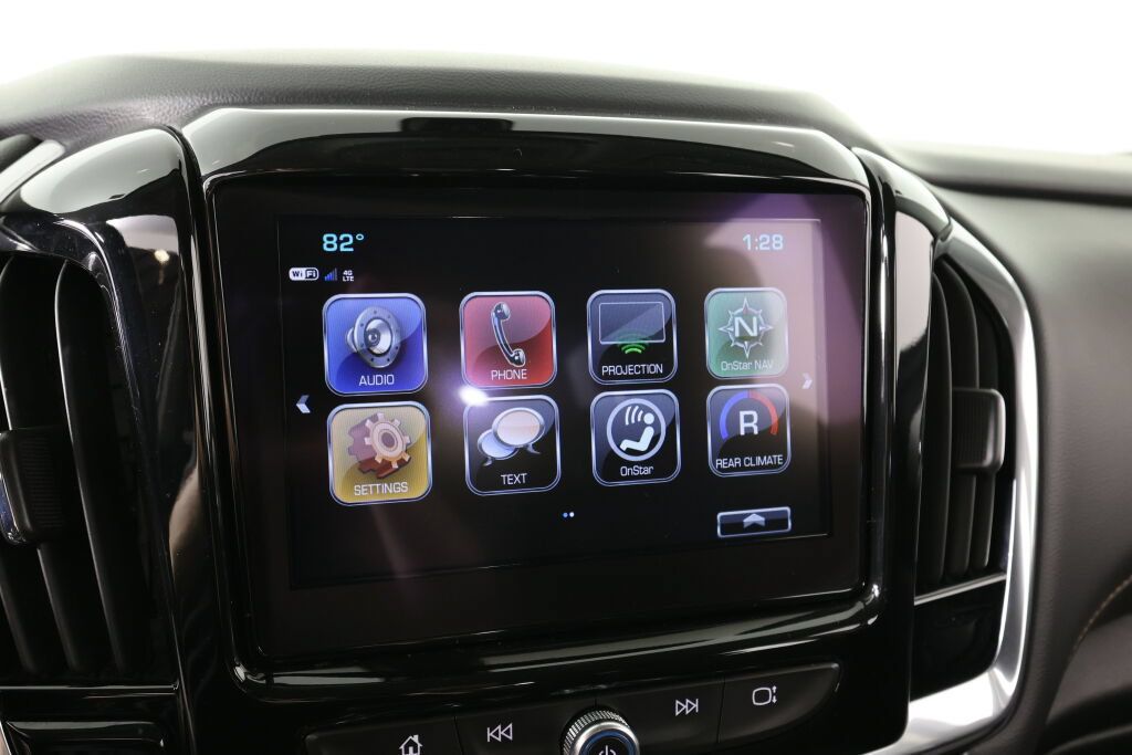 Used 2018 Chevrolet Traverse LT FWD image 35