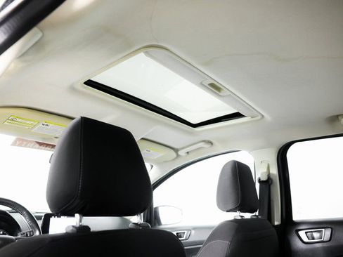 Used 2018 Ford EcoSport SE image 19