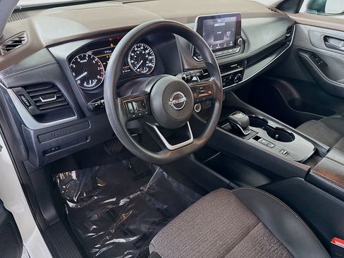 Used 2022 Nissan Rogue S image 23