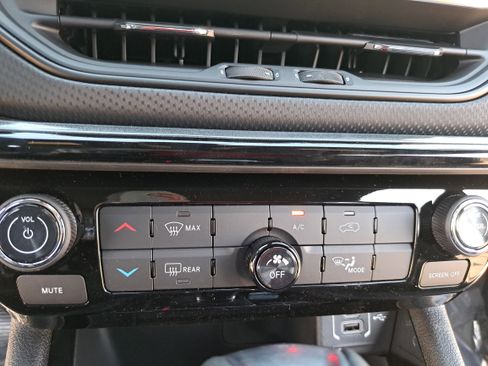 New 2026 Jeep Compass Latitude image 20