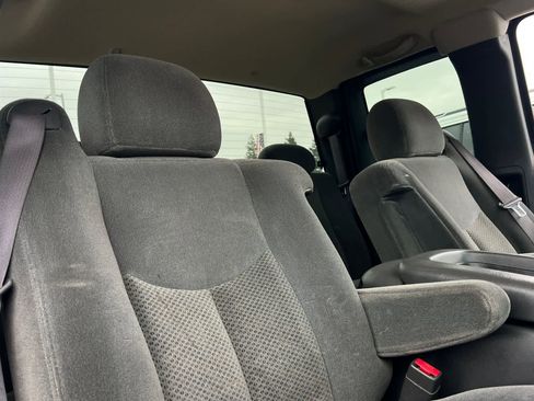 Used 2004 Chevrolet Silverado 2500 LS RWD image 18