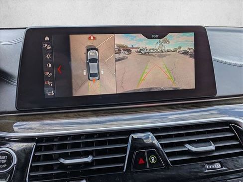 Used 2019 BMW M550i xDrive image 13