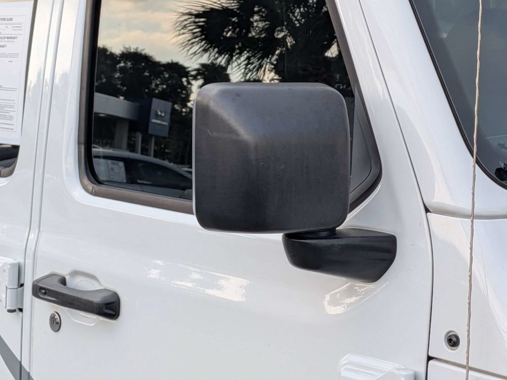 Used 2021 Jeep Gladiator Overland AWD/4WD image 12