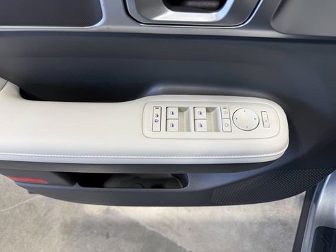 Used 2025 Hyundai Santa Fe SEL FWD image 13