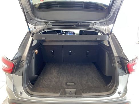 Used 2025 Chevrolet Trax LT w/ LT Convenience Package image 13