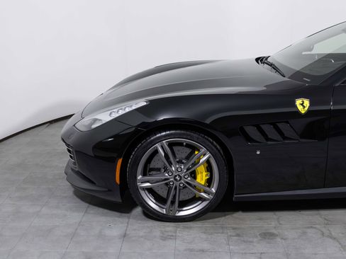 Used 2019 Ferrari GTC4Lusso image 13
