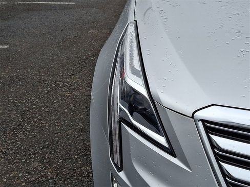 Certified 2019 Cadillac XT5 Premium Luxury image 10