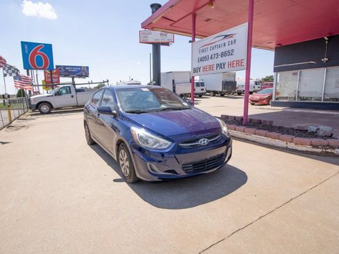 Used 2016 Hyundai Accent SE FWD image 2
